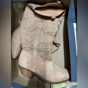Universal Thread Beige Suede Mid-Calf Western Heeled Boots